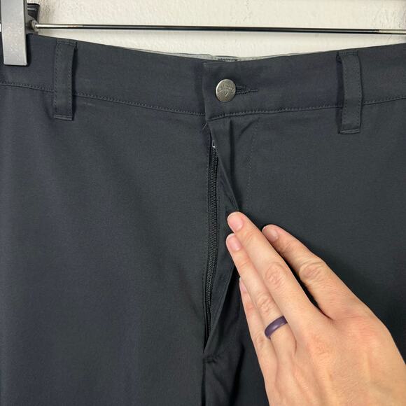 Callaway | Men's Black Hybrid Golf Button Closure Casual Shorts with Pockets - Picture 5 of 7